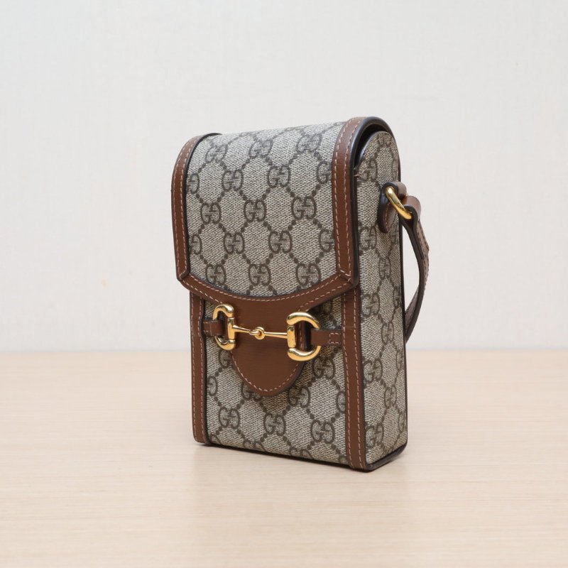 GUCCI Horsebit馬銜扣三角插扣手機包烏木色PVC金扣肩背包-2