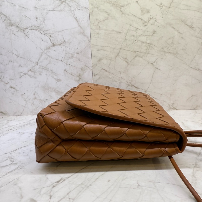 BV金棕色大編翻蓋包-2