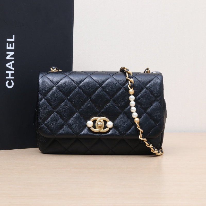 CHANEL 22CCF口蓋包23黑色牛皮晶片開珍珠扣珍珠拼皮穿鏈肩背包-0