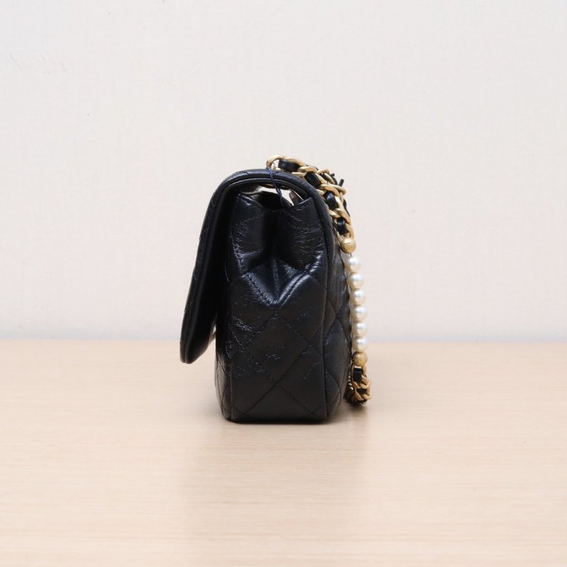 CHANEL 22CCF口蓋包23黑色牛皮晶片開珍珠扣珍珠拼皮穿鏈肩背包-4