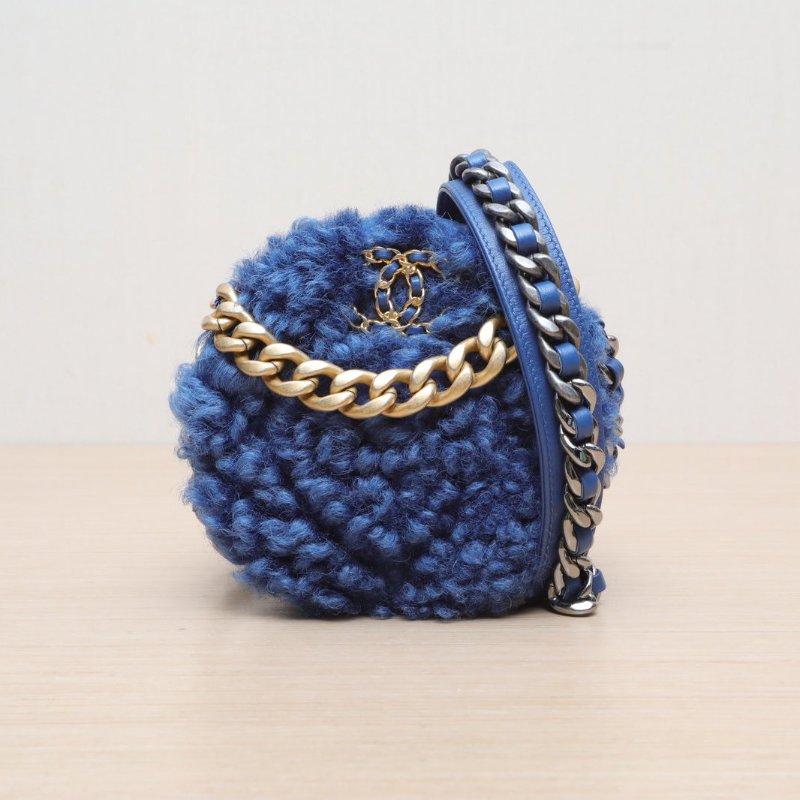 CHANEL 19BAG小圓餅包藍色毛絨30開金銀扣肩背包-1