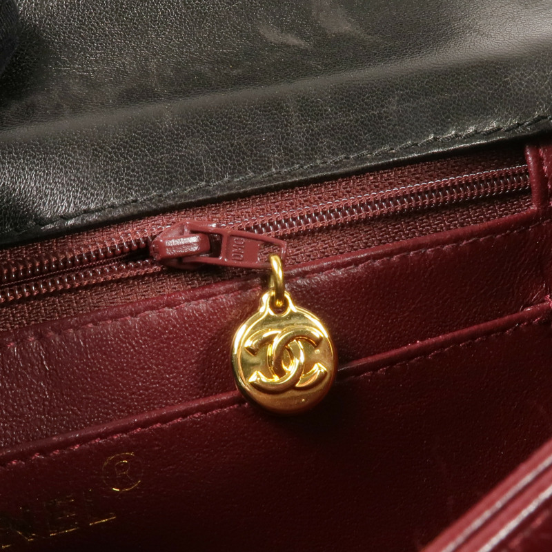 CHANEL 羊皮皮革Shoulder Bag金扣肩背袋-16