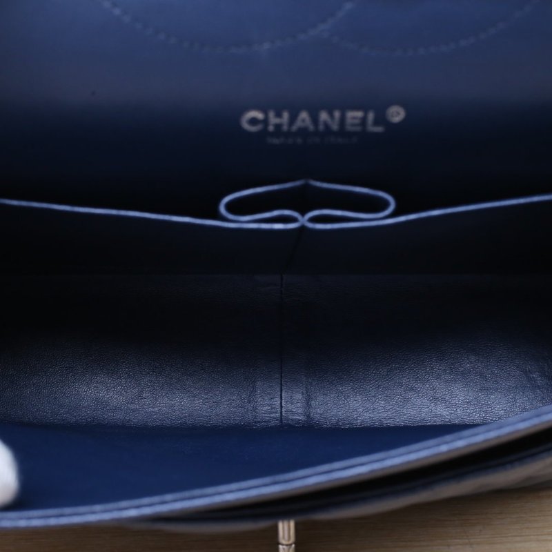 CHANEL CF口蓋包JUMBO30藍色荔枝牛皮15開銀扣肩背包-4