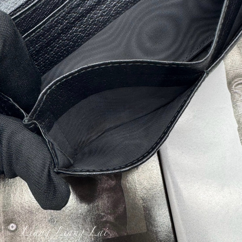 GUCCI GG Marmont 荔枝紋黑色扣式長夾-9