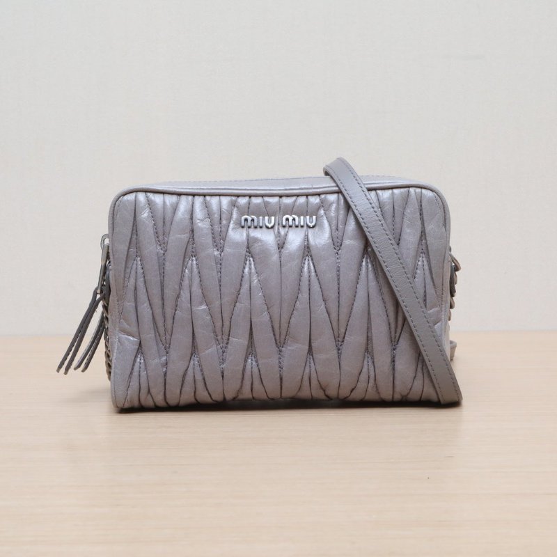 MIU MIU 灰色羊皮雙層拉鏈相機包斜挎包肩背包-1