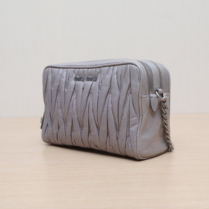 MIU MIU 灰色羊皮雙層拉鏈相機包斜挎包肩背包-3