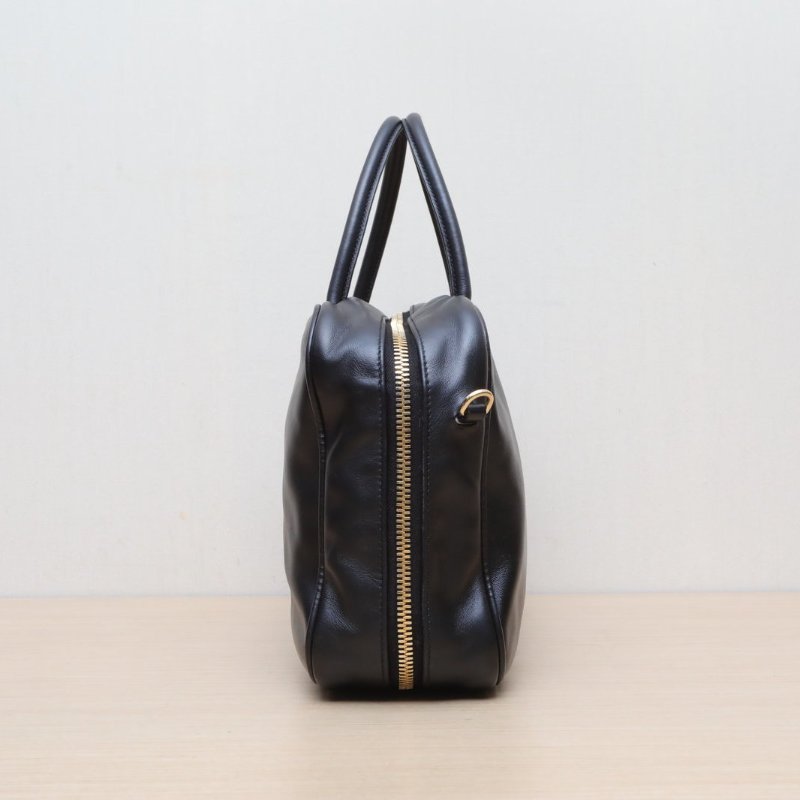 MIU MIU Arcadie35黑色牛皮肩背包-2