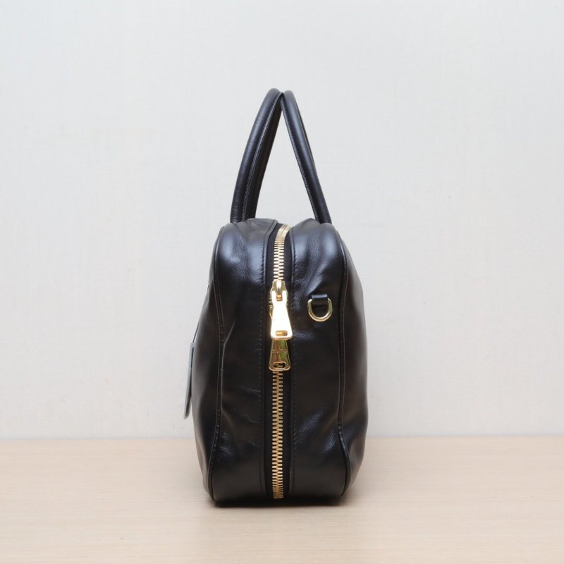 MIU MIU Arcadie35黑色牛皮肩背包-3