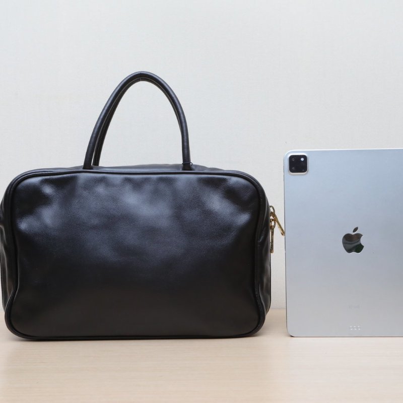 MIU MIU Arcadie35黑色牛皮肩背包-4