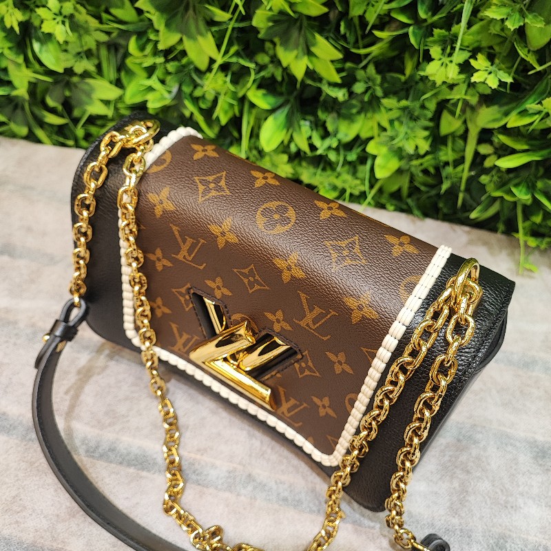 Louis Vuitton Twist MM-6