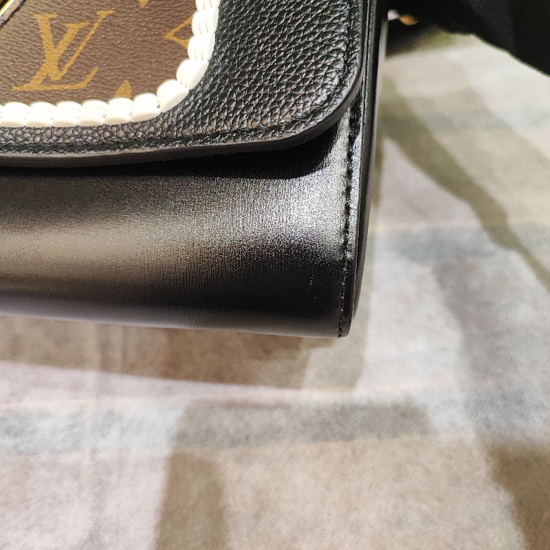 Louis Vuitton Twist MM-15