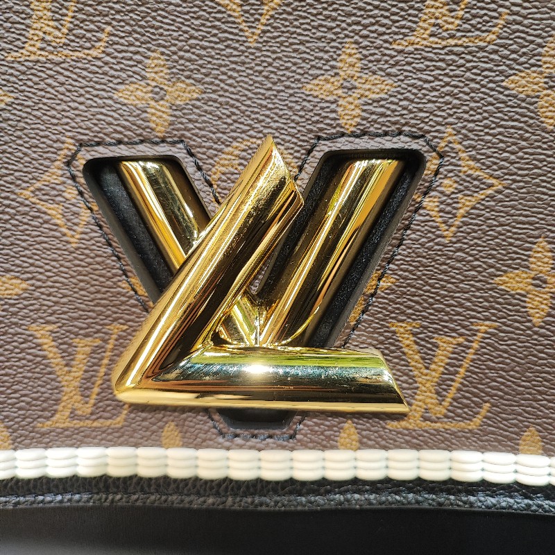 Louis Vuitton Twist MM-21