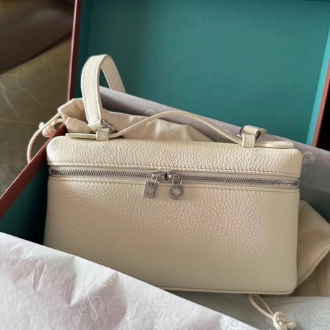 【全🆕】LP Loro  Piana ExtraPocket L19 二代銀扣 飯盒包單肩包手提包 嫩白色