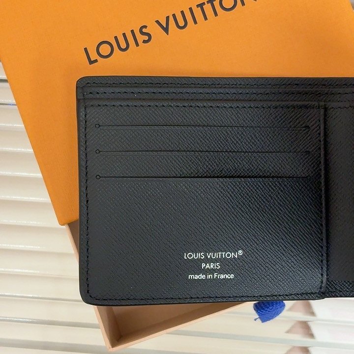 LV 黑老花 男士 對開短夾-4