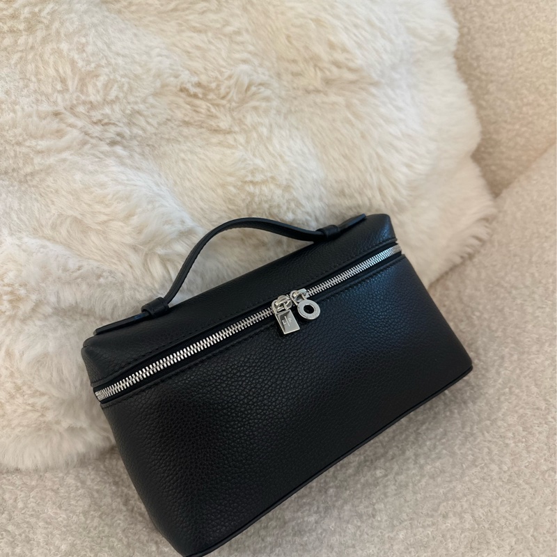 【全🆕】LP Loro Piana ExtraPocket L19 一代銀扣 飯盒包手提包單肩包 午夜藍-0