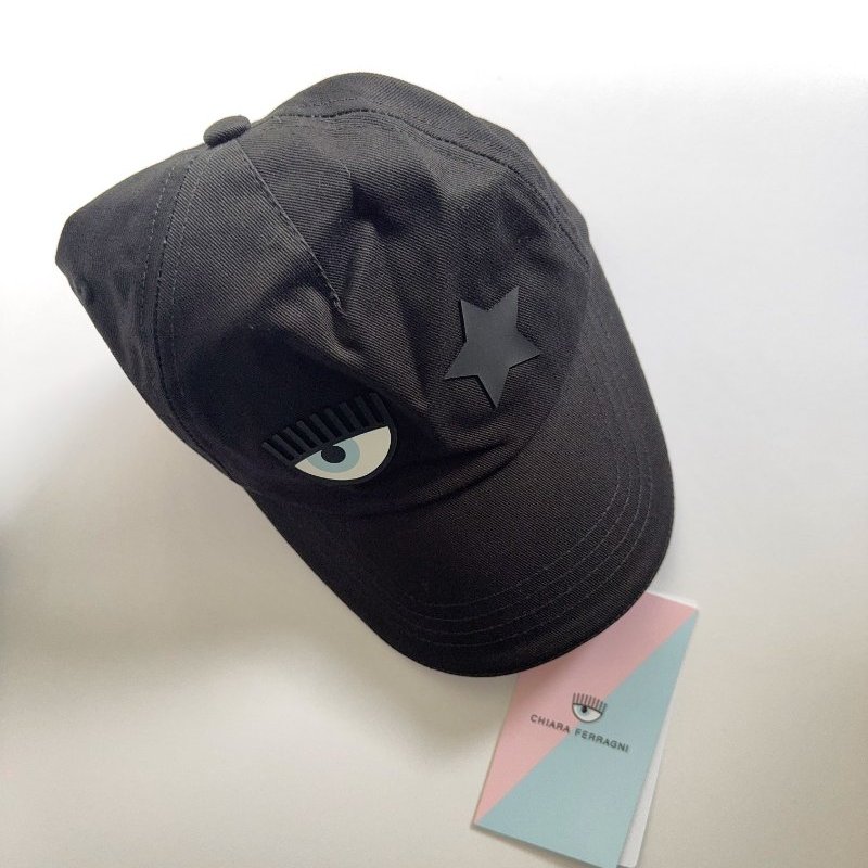 Chiara Ferragni 經典眨眼星星 LOGO 棒球帽|黑色百搭款-0