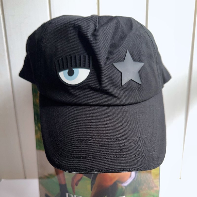Chiara Ferragni 經典眨眼星星 LOGO 棒球帽|黑色百搭款-1