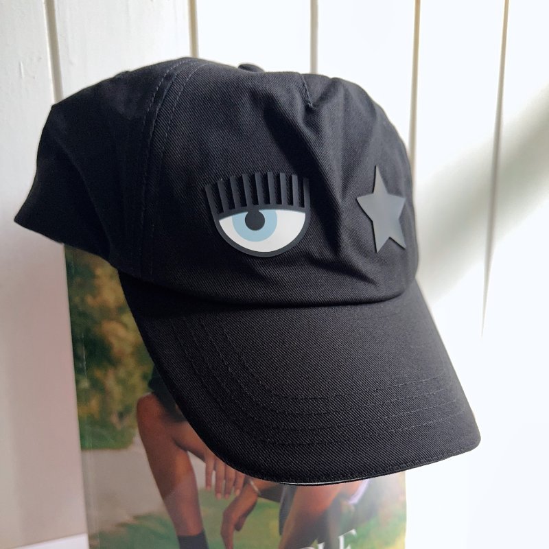 Chiara Ferragni 經典眨眼星星 LOGO 棒球帽|黑色百搭款-2