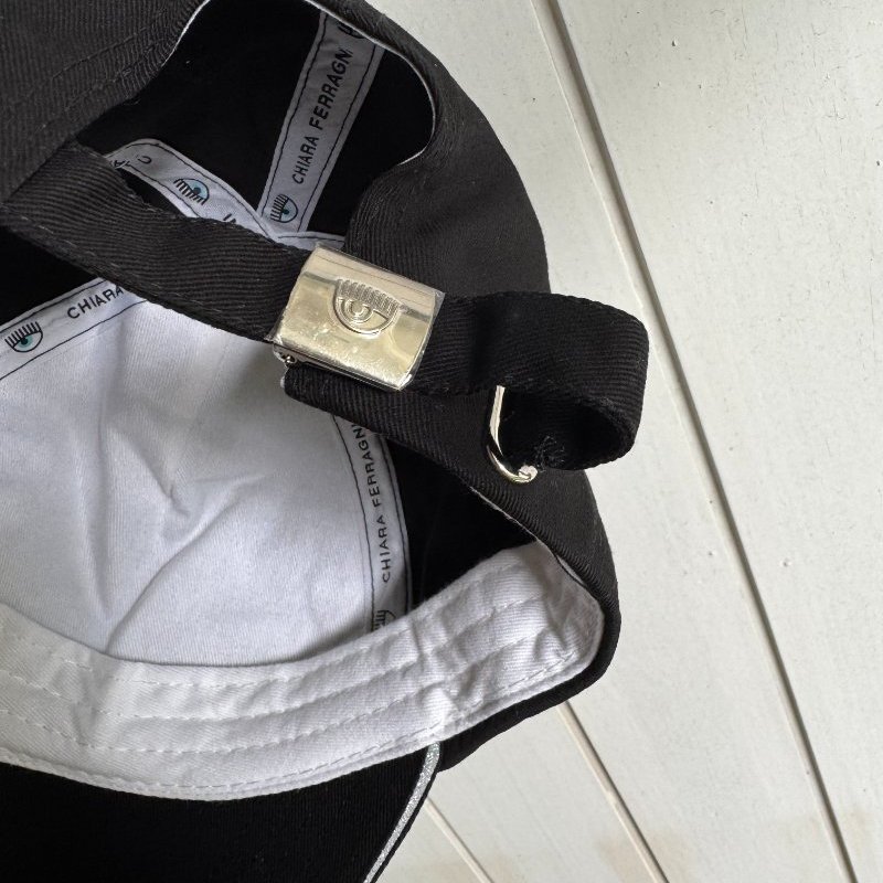 Chiara Ferragni 經典眨眼星星 LOGO 棒球帽|黑色百搭款-5