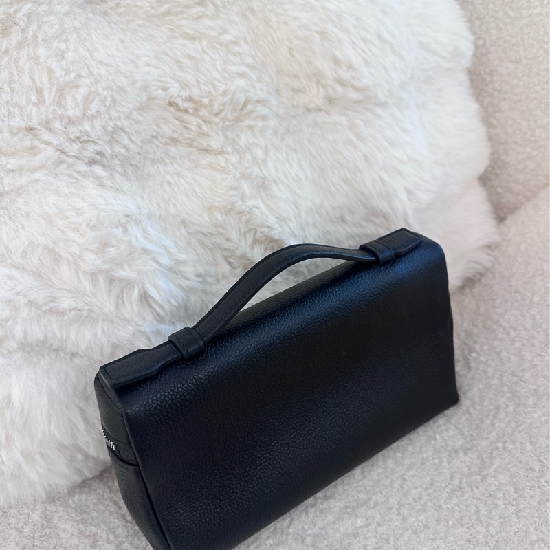 【全🆕】LP Loro Piana 飯盒包 ExtraPocket L19 黑色 銀扣手提包 單肩包-1