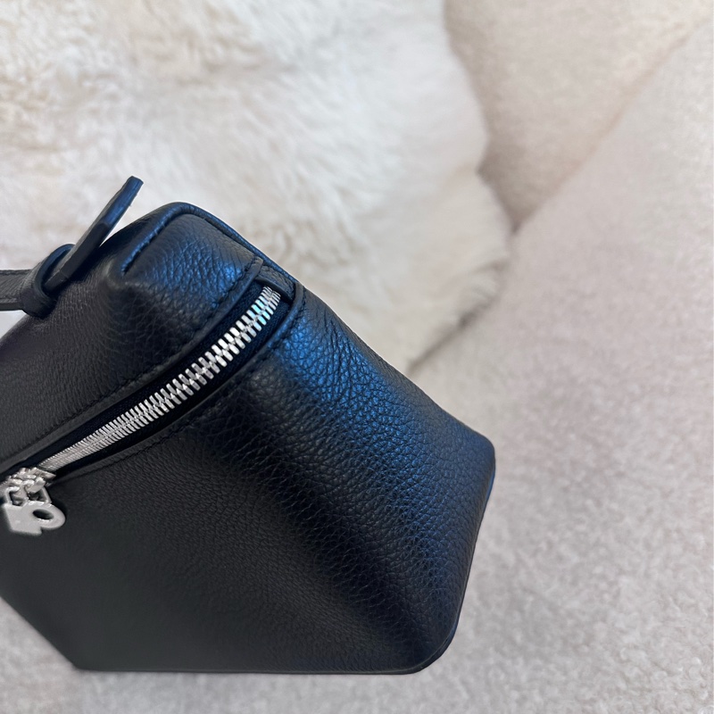 【全🆕】LP Loro Piana 飯盒包 ExtraPocket L19 黑色 銀扣手提包 單肩包-2