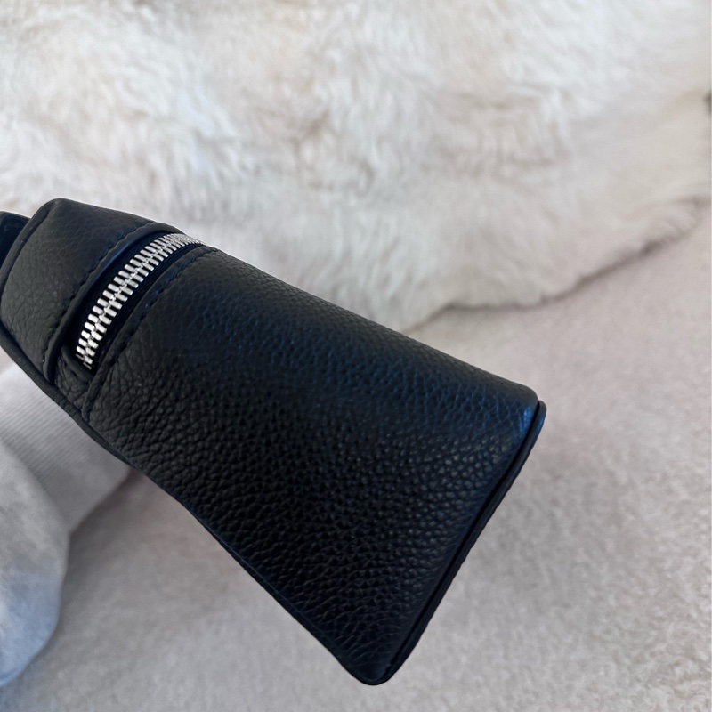 【全🆕】LP Loro Piana 飯盒包 ExtraPocket L19 黑色 銀扣手提包 單肩包-4