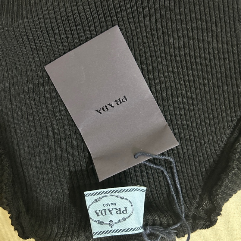 PRADA 羊毛高領針織上衣-1