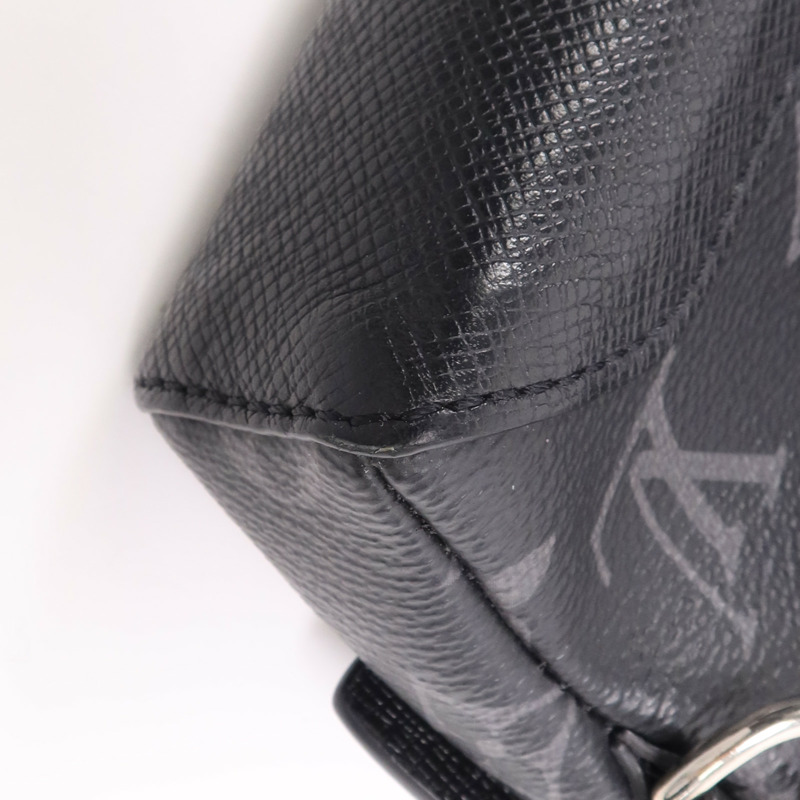 LOUIS VUITTON Taigarama Duo Slingbag銀扣肩背袋-6