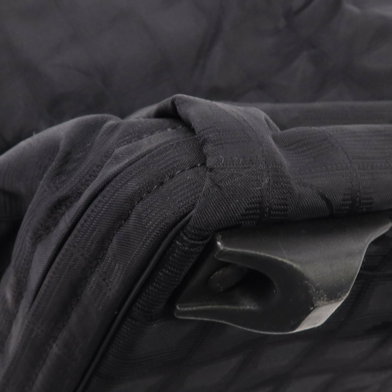 CHANEL 尼龍Carry Bag銀扣手挽袋-5