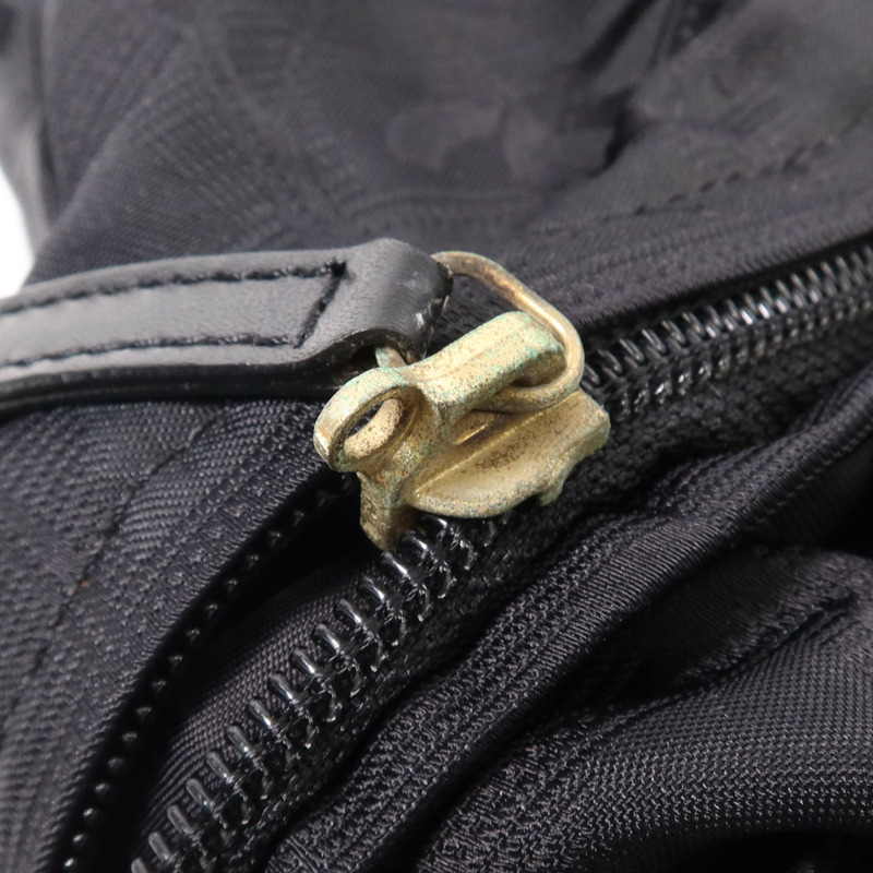 CHANEL 尼龍Carry Bag銀扣手挽袋-11