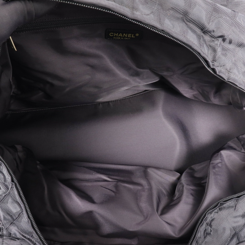 CHANEL 尼龍Carry Bag銀扣手挽袋-14