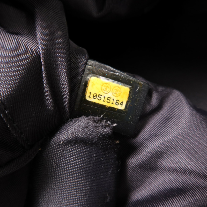 CHANEL 尼龍Carry Bag銀扣手挽袋-18