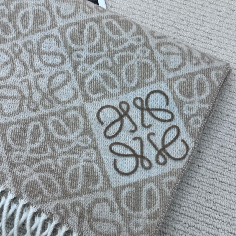 【全❤️】LOEWE Anagram scarf 羊絨羊毛頸巾奶茶色 米色-3