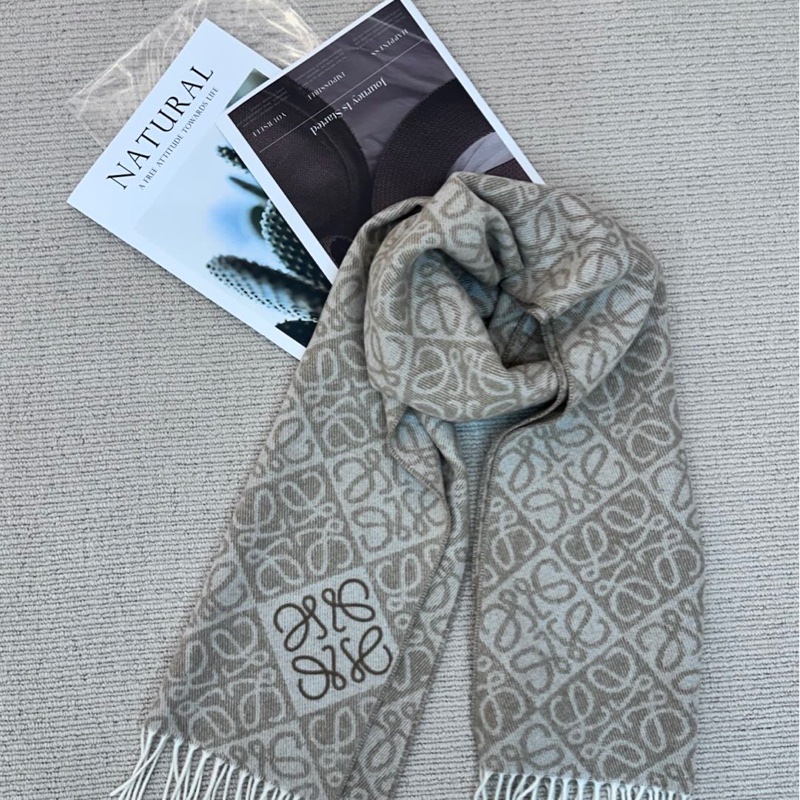 【全❤️】LOEWE Anagram scarf 羊絨羊毛頸巾奶茶色 米色-5