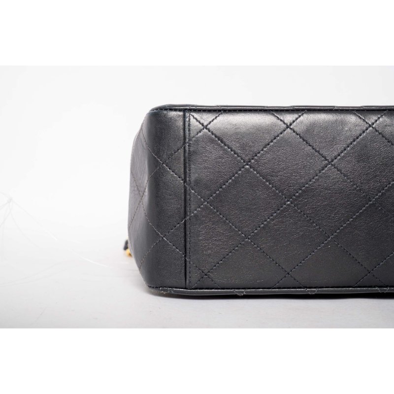 CHANEL香奈兒經典黑金Maxi Classic Flap肩背包-9