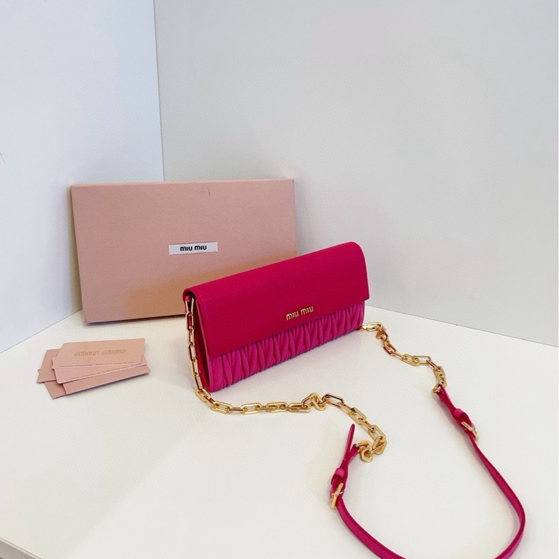 【98新🆕】MiuMiu 玫紅色經典皺摺woc信封包單肩斜挎包-2