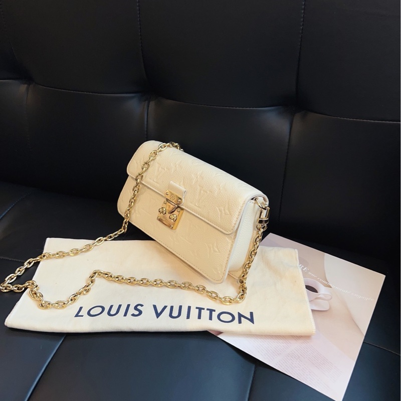 【99新🆕芯片款部分膜 】LV Wallet On Chain Metis 奶白色 全皮壓花郵差鏈條包 手提包 單肩包-1