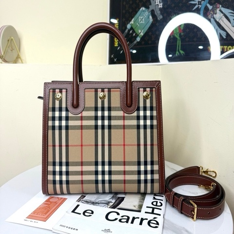 Burberry經典格紋Title泰爾勒托特包
