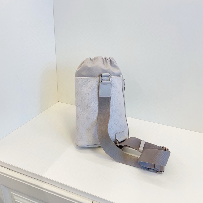 【97新🆕】Lv 限量Chalk 老花徽章斜挎包款 斜挎包 單肩包-1