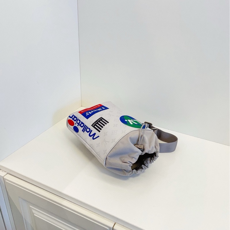 【97新🆕】Lv 限量Chalk 老花徽章斜挎包款 斜挎包 單肩包-5