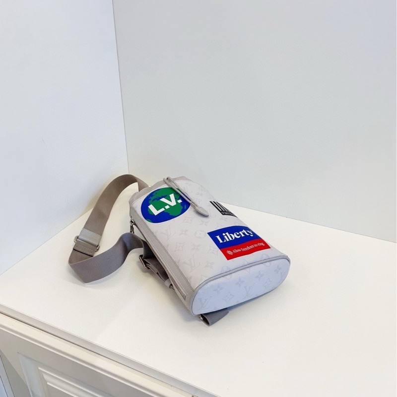【97新🆕】Lv 限量Chalk 老花徽章斜挎包款 斜挎包 單肩包-6