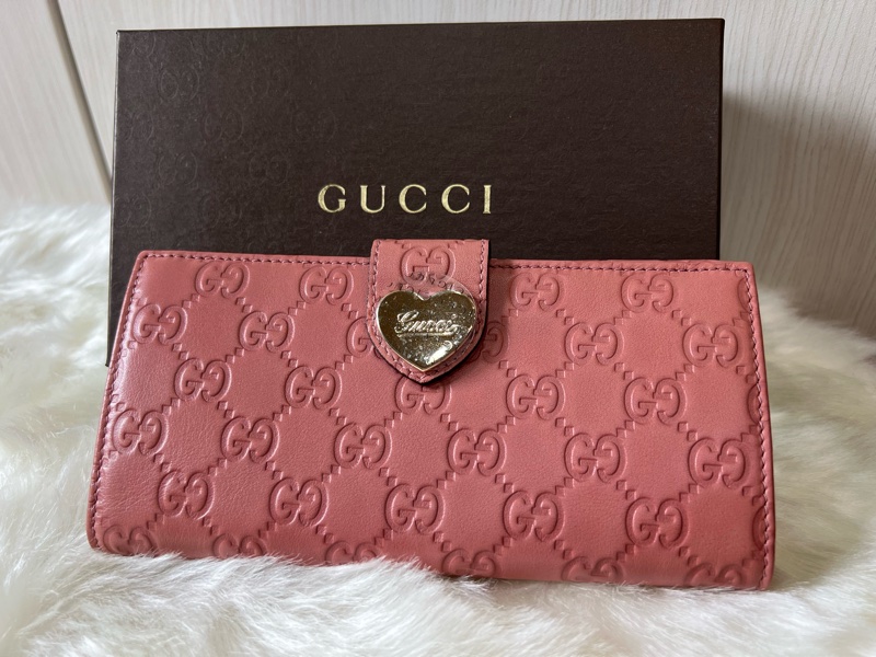 Gucci愛心金釦滿版壓紋長夾(全新收藏品)-0