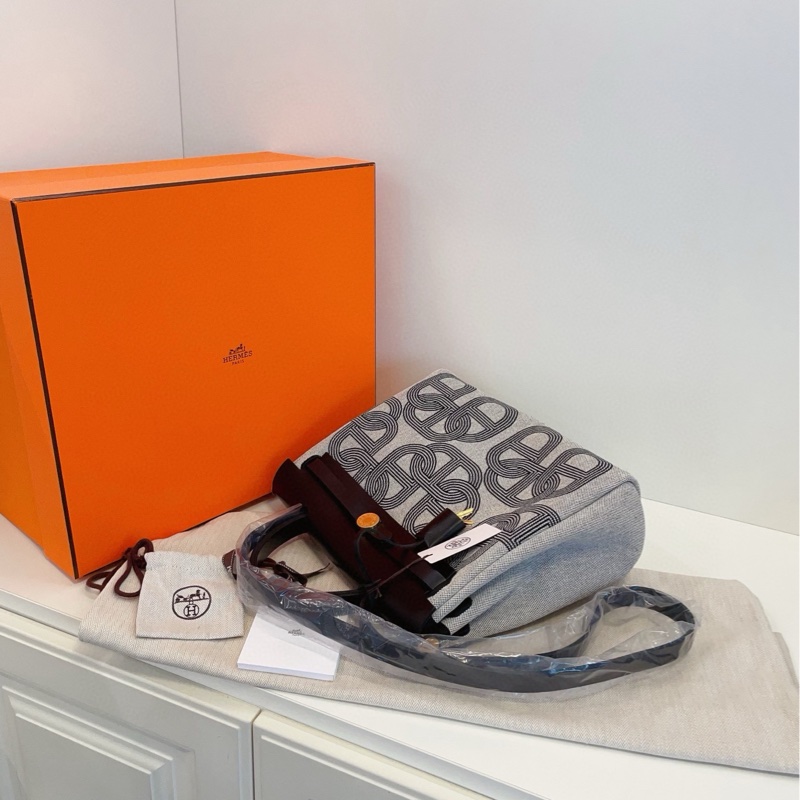 【閒置新🆕】Hermes 限定款 黑金 herbag31 黑色賽道/豬鼻子手提包 斜挎包 單肩包-3