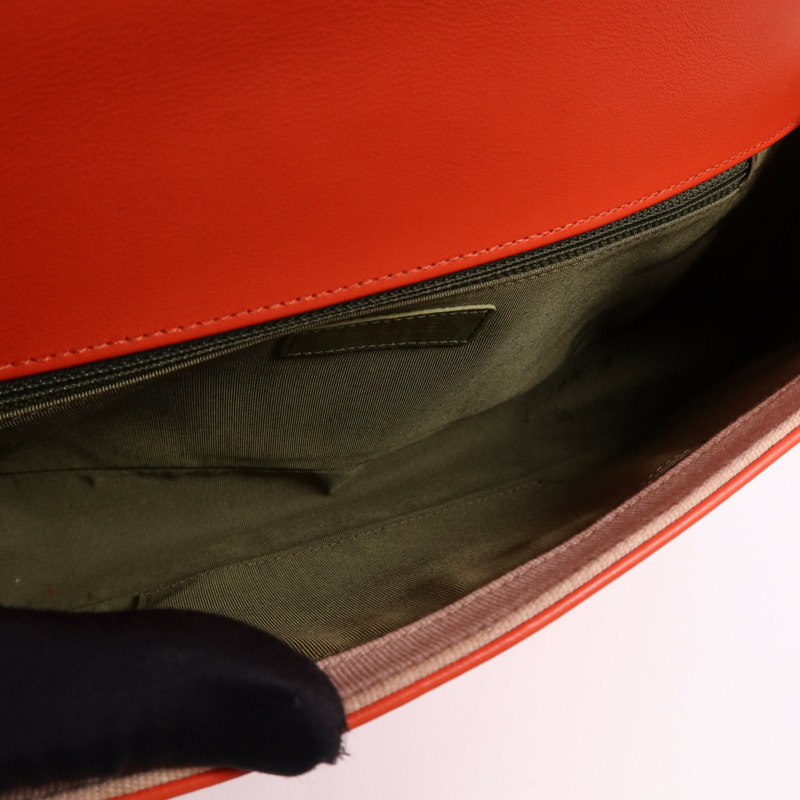 CHANEL 牛皮皮革Boy 28金扣鏈帶肩背袋-4