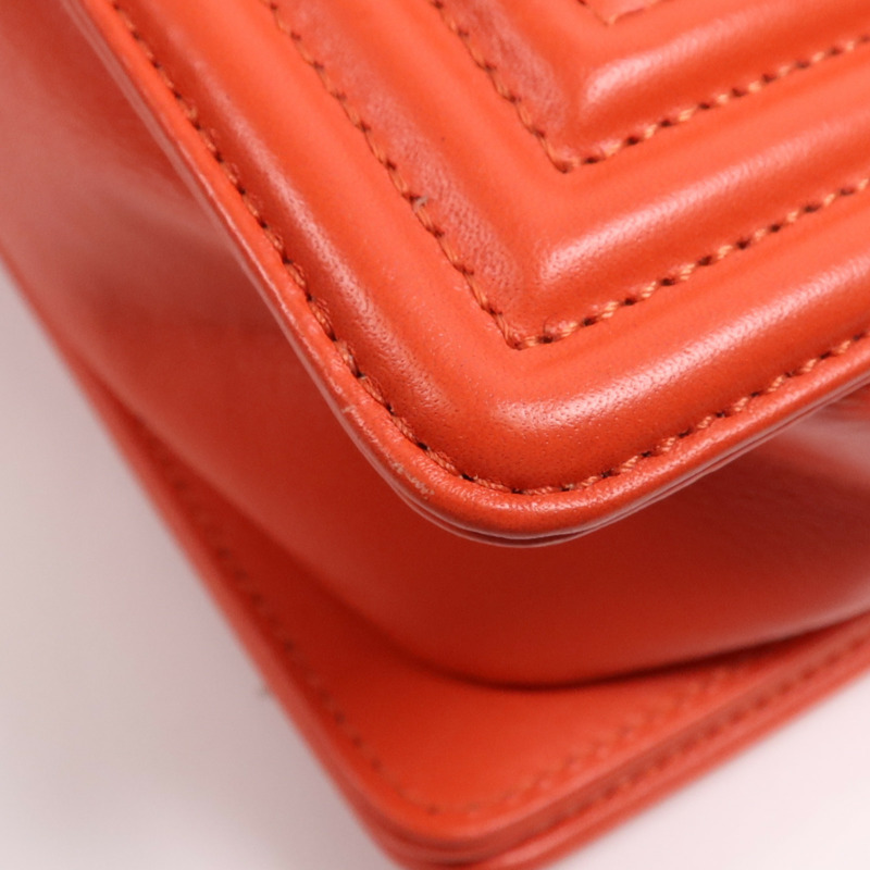 CHANEL 牛皮皮革Boy 28金扣鏈帶肩背袋-12