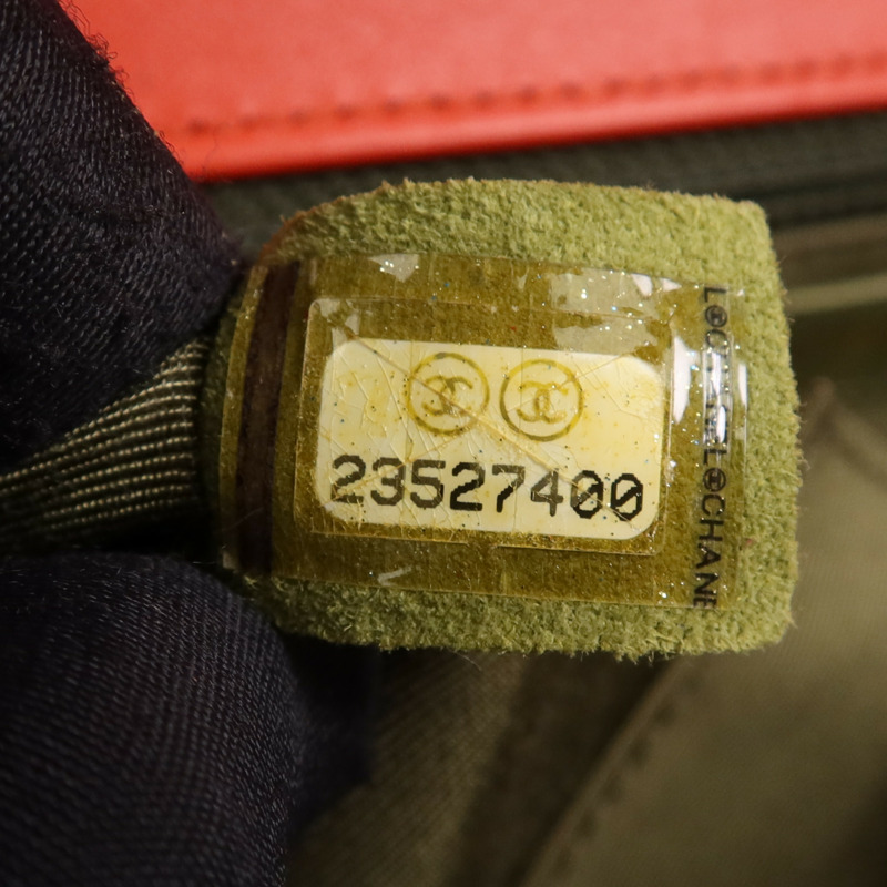 CHANEL 牛皮皮革Boy 28金扣鏈帶肩背袋-15