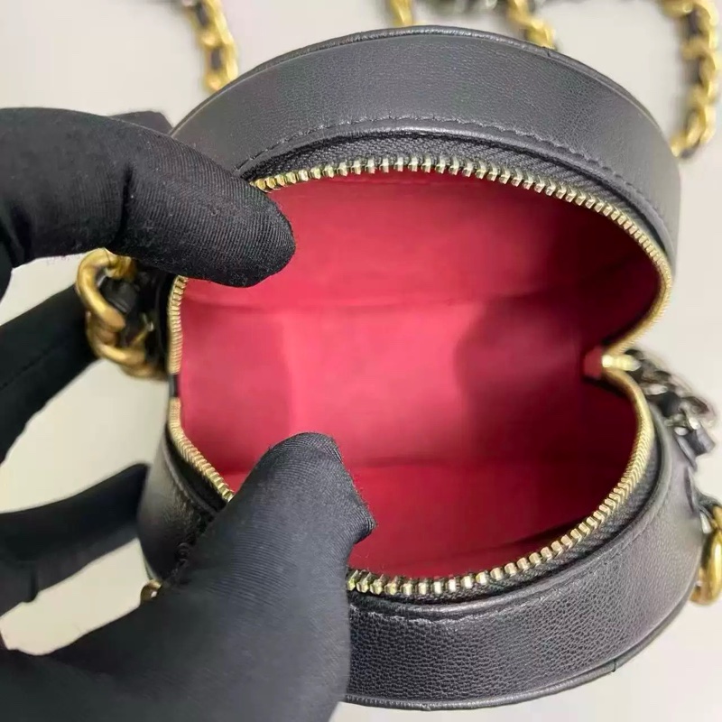 全套配件吊牌!Chanel 香奈兒 19bag 圓餅包 黑金 保卡款-4