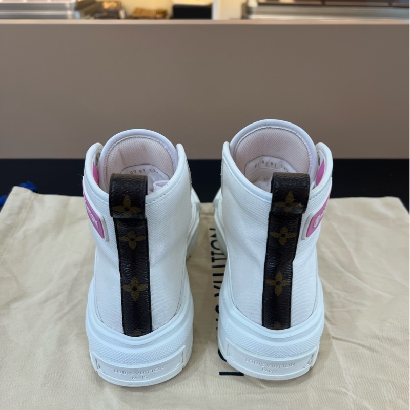 99新LV路易威登白粉松糕鞋高幫鞋 整體成色不錯 純白簡約大氣尺碼37.5-12