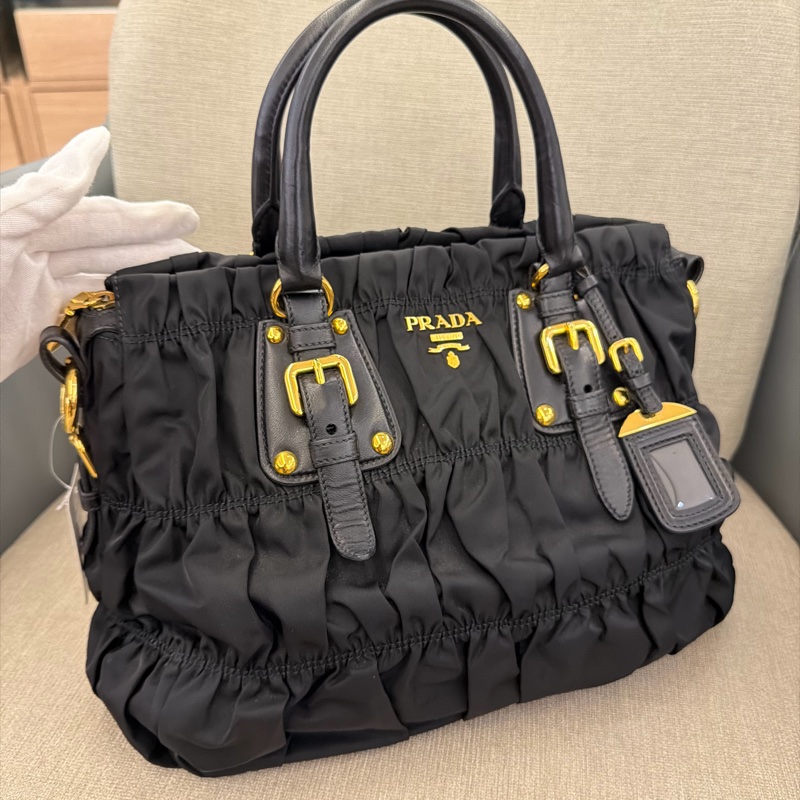 Prada尼龍黑皺摺手提斜背包-5