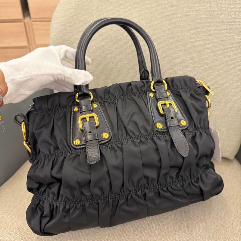 Prada尼龍黑皺摺手提斜背包-6